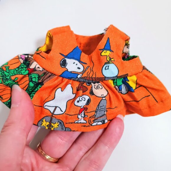 Custom Halloween Peanuts Snoopy and Dress and Metallic Bow to fit Labubu - Picture 3 of 6